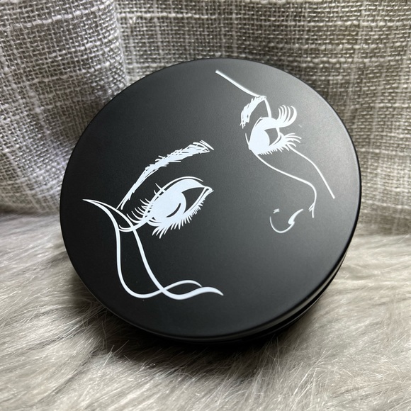 3 Pairs Mink Eyelashes and Storage Compact - Picture 2 of 6